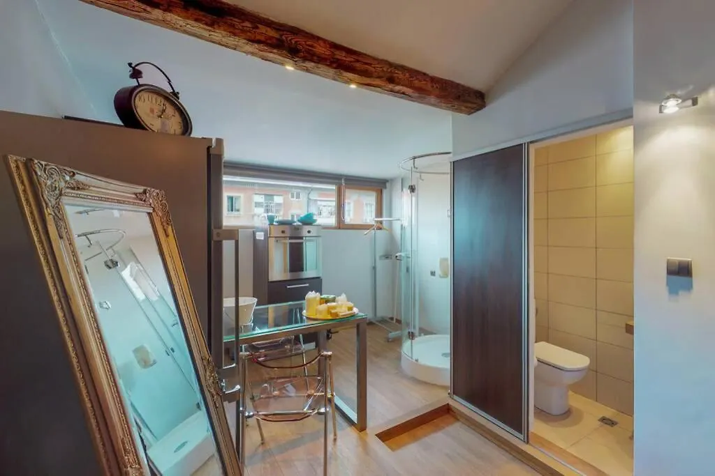 ~The Gallery ~ Art Studio In The Heart Of Sofia Apartment